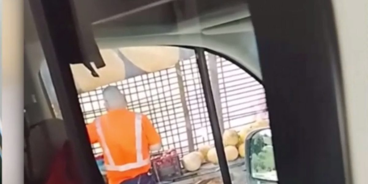 Ambulanță cu fetiță, oprită la pepeni. DSU investighează