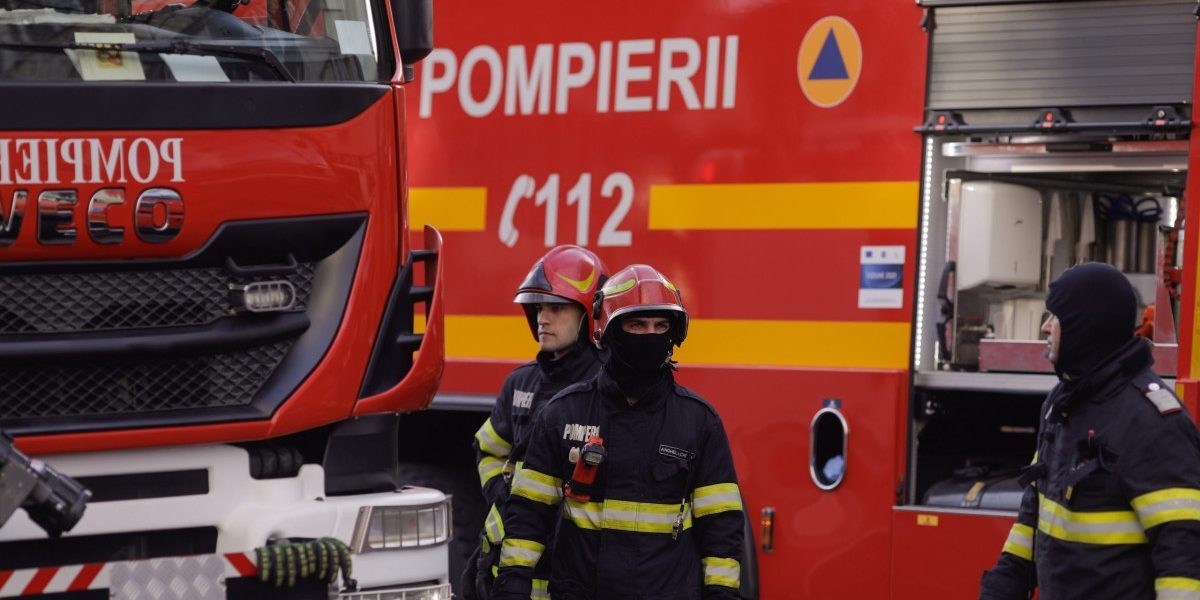 Incendiu masiv la depozit de uleiuri în Constanța. Alertă RO-Alert