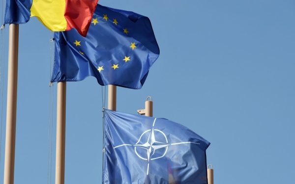 NATO, condamnare fermă la Moscova: Incursiuni aeriene „inacceptabile”