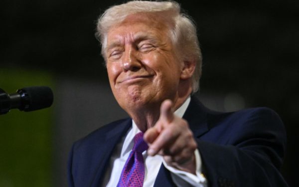 Trump, postări de 100.000$/lună ce mișcă piețele