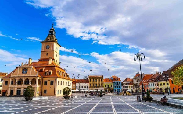 România: Românii pleacă, străinii vin în vacanță