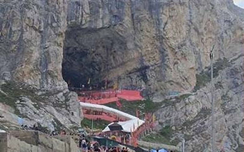 Pelerinaj la Peștera Sfântă: 5000 de credincioși