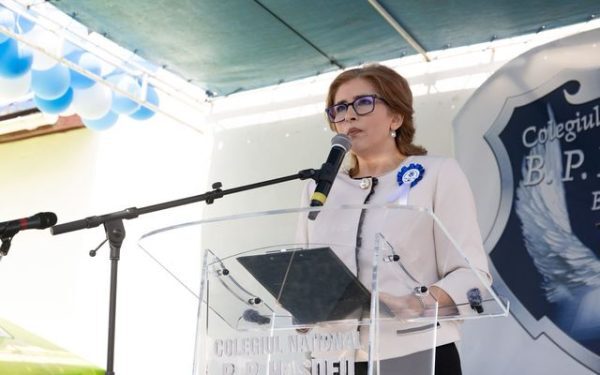 Profesoara Anca Florea, fost director adjunct al Colegiului ”B.P. Hasdeu” din Buzău, scrisoare deschisă către ministrul Educaţiei: Inspectoratul Şcolar, o atitudine ”neprincipială şi chiar ilegală”