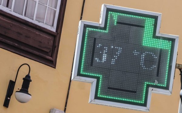 Canarele, foc pe insule: 37 de grade în Tenerife, Gran Canaria