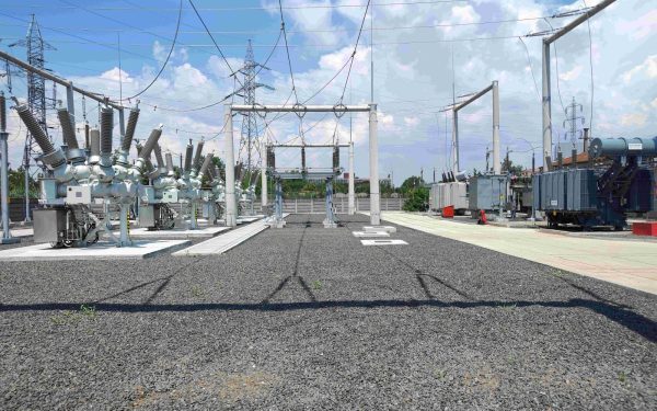 Rețeaua electrică: Peste 12 mil. lei investiți la stația Azur din România