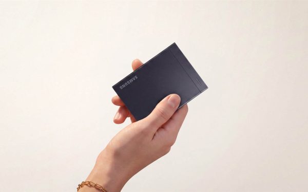 Samsung lansează SSD-uri USB4 de 8TB: prețuri șocante, până la $2700