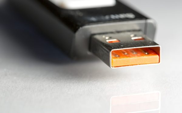 Stick USB în Windows 11: Ghid complet și formatarea ideală