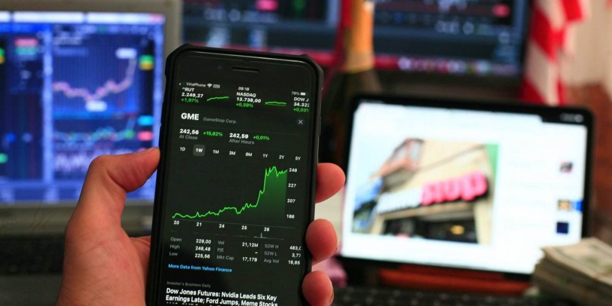 TEZAUR: Dobânzi record la titlurile de stat, peste 7%