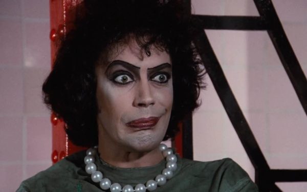 Tim Curry, maestrul transformărilor memorabile