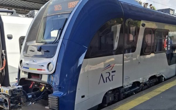 Toate trenurile PESA CFR au probleme la climatizare: trei reparate