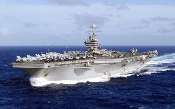 Situație critică pe portavionul USS Abraham Lincoln. Membri ai echipajului ar fi încercat să sară peste bord după luni întregi pe mare