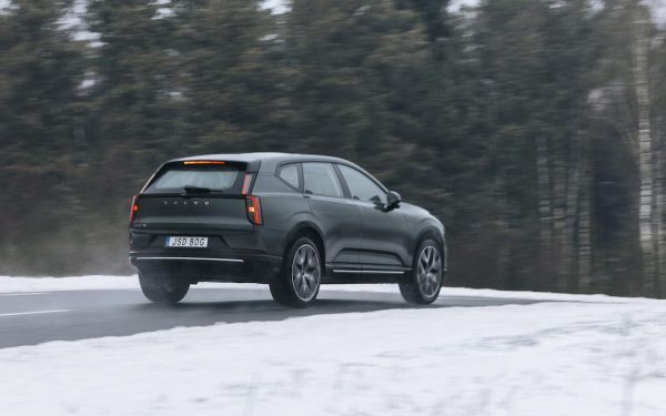 Volvo atacă Tesla cu noul EX50, sub 43.000 euro