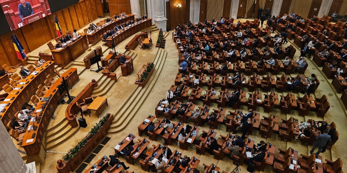 Deputați votă legi PNRR și SAFE în scandal, AUR și SOS se opun