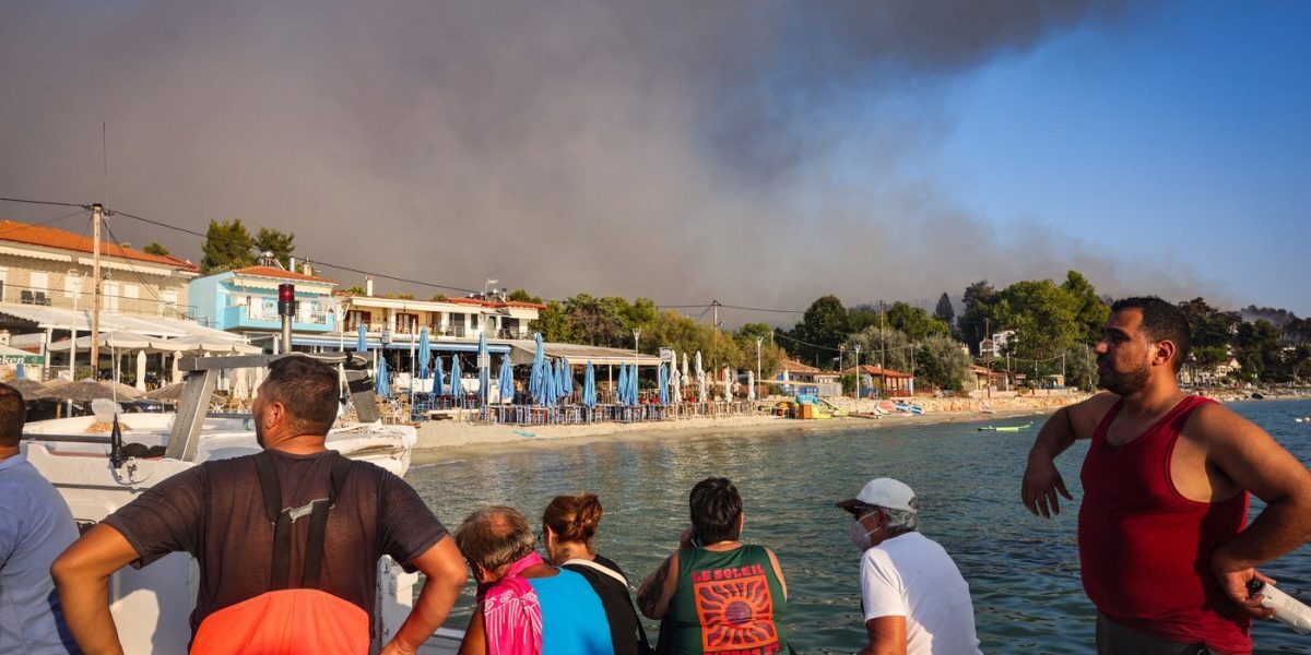 Halkidiki în flăcări! Atenționare de la consulat pentru turiștii români