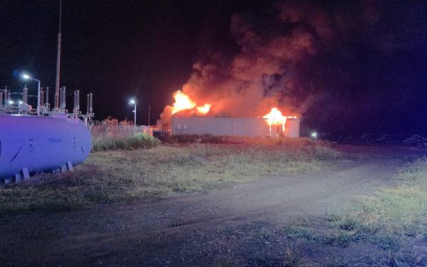 Incendiu devastator în Buzău: Hală cu baterii, mistuită de flăcări