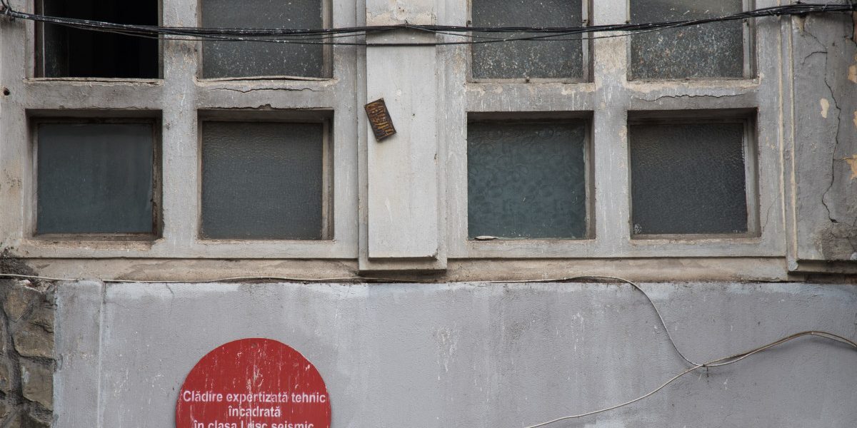 Românii descriu cutremurul: „A durat secunde, pe o direcție”