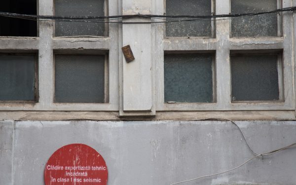 Românii descriu cutremurul: „A durat secunde, pe o direcție”