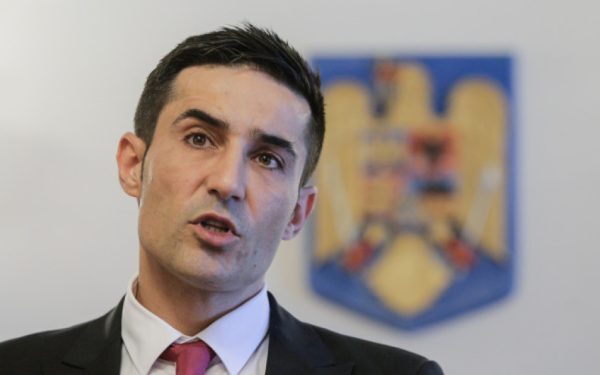 Manda îl atacă pe Bolojan: „E timpul să plecați”