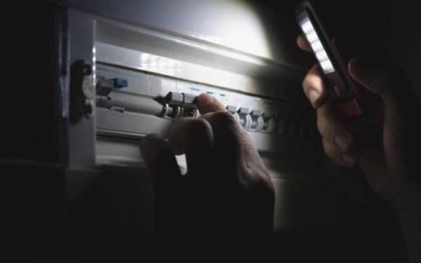 Energie în pericol: România riscă blackout din cauza lipsei investițiilor