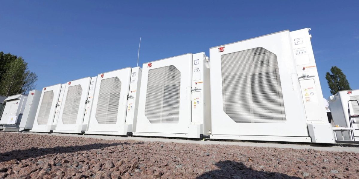 România pierde miliarde din lenea miniștrilor, Bulgaria ne depășește la stocarea energiei