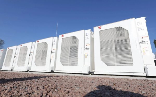 România pierde miliarde din lenea miniștrilor, Bulgaria ne depășește la stocarea energiei