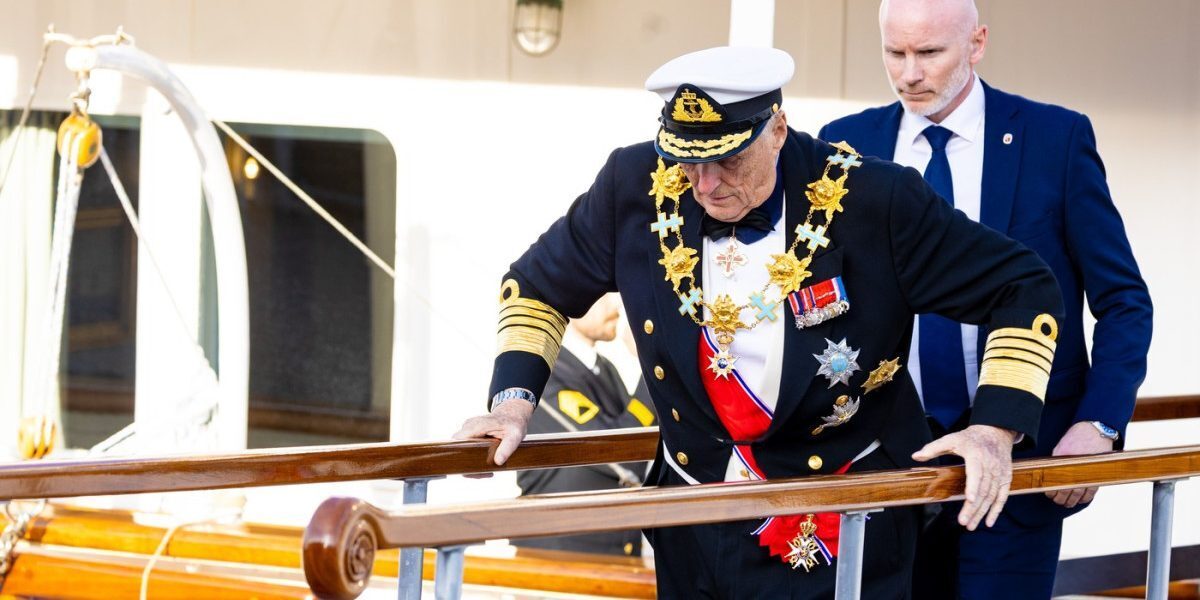 Regele NORVEGIEI, Harald, în stare gravă. Familia regală, premierul, în alertă