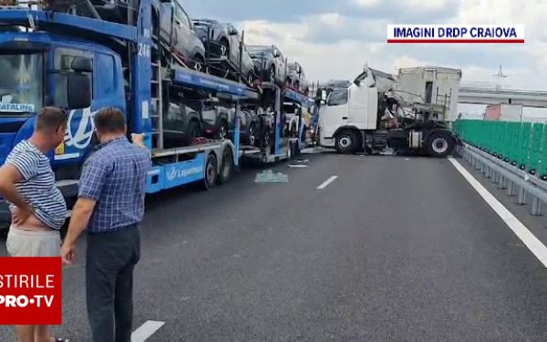 Două trailere pe drumul expres, explică dezastrul de pe A1