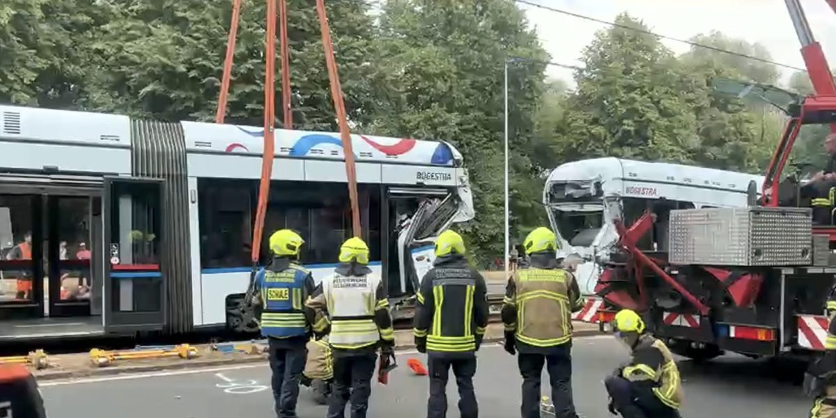 Gelsenkirchen: 25 răniți, 10 grav, după coliziune tramvaie în Germania