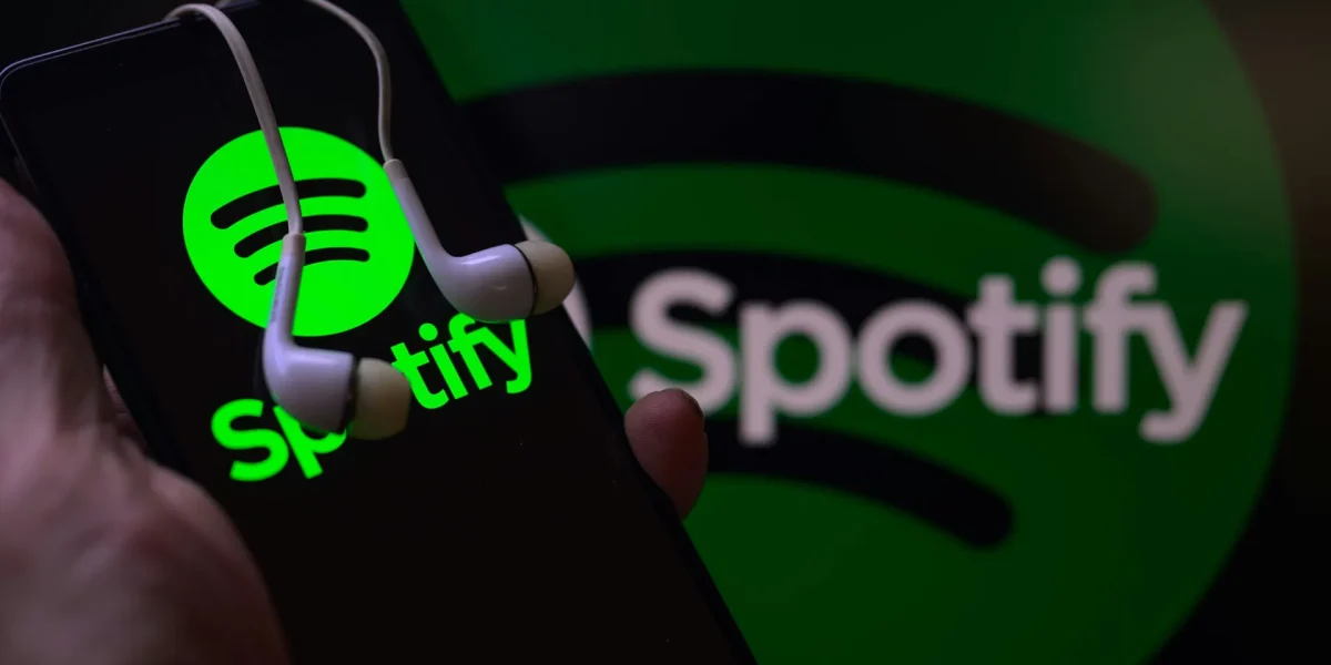 Spotify: Artiștii AI, marcați și scoși din recomandări