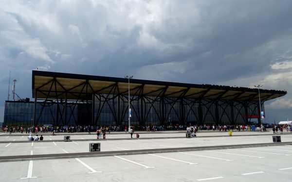 Aeroportul nou, un milion de pasageri, record în România