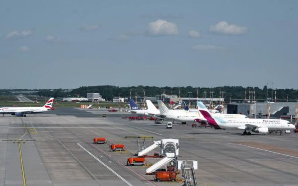 Aviația: Risc social, controale rare în UE