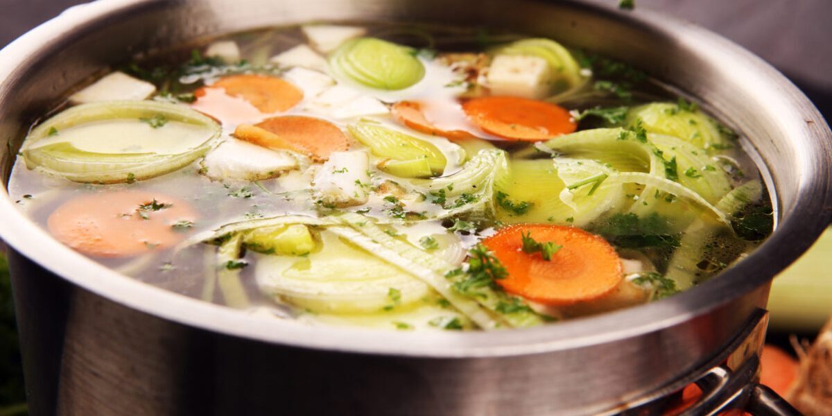 Apa legumelor fierte: Nutrienții prețioși pe care-i arunci