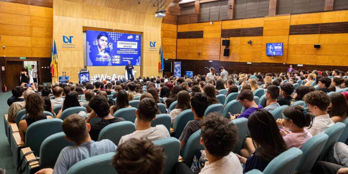 Anand, ambasador șah, a încheiat turneu național în România