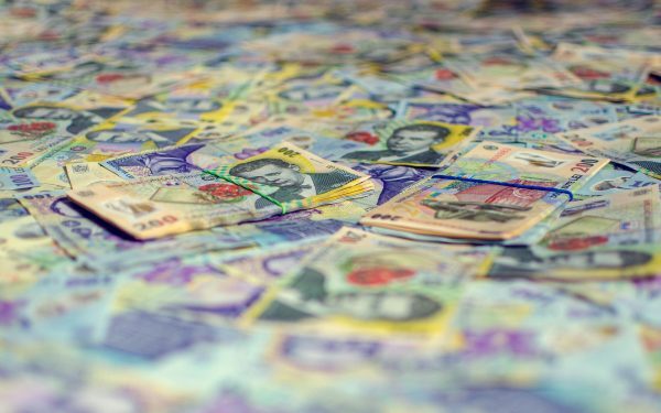 Românii pot împrumuta statul din nou. Cât plătește Finanțele