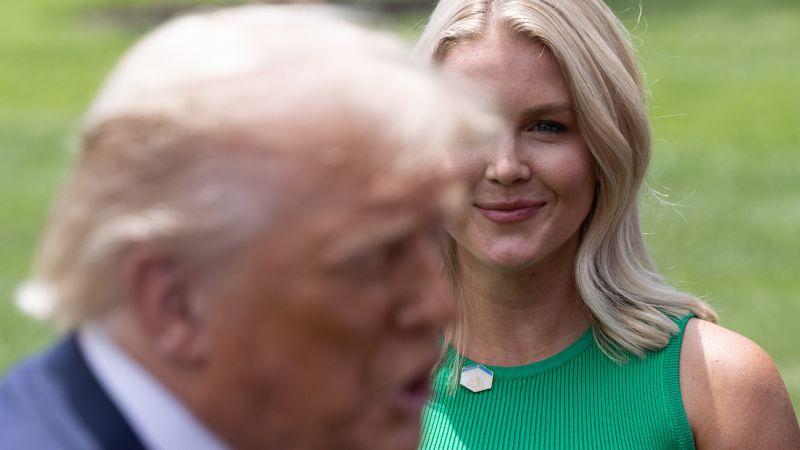 Trump: O provocare grea să o înlocuiască pe Karoline Leavitt
