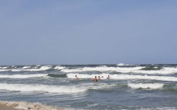 Eforie: Jandarmii, în acțiune pe plajă din cauza turiștilor neascultători