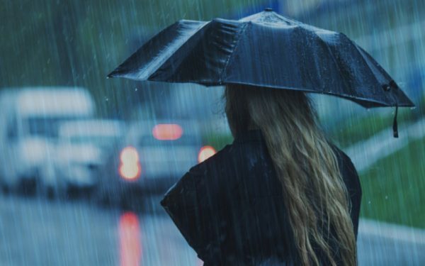 Alertă METEO: Cod galben de ploi și vânt. Vezi ce-ți aduce vremea în București