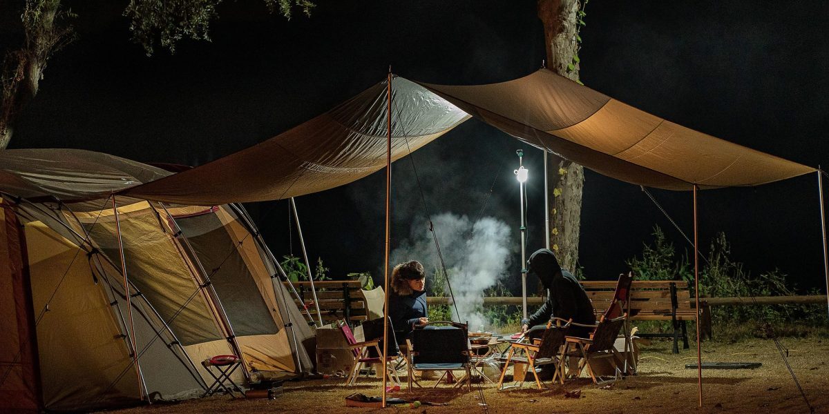 Cătunul cu 17 case, asaltat de campinguri: localnicii scot toxine
