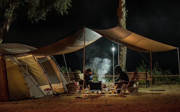 Cătunul cu 17 case, asaltat de campinguri: localnicii scot toxine