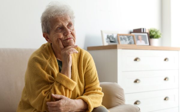 Evitați la 45-65 ani: 3 obiceiuri risc demență