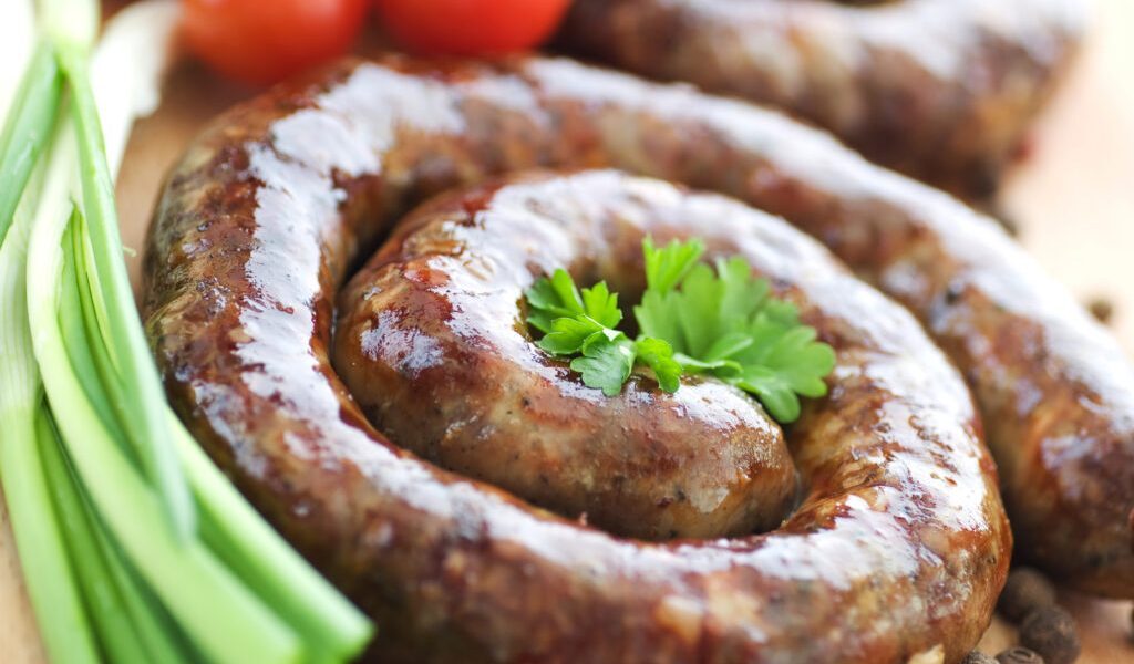 Cârnații din Topor și făina lentă: Românești, calitate peste profit