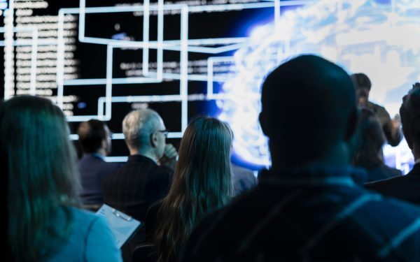 Startup dă 1 milion $ pe afacere cu AI la vârf