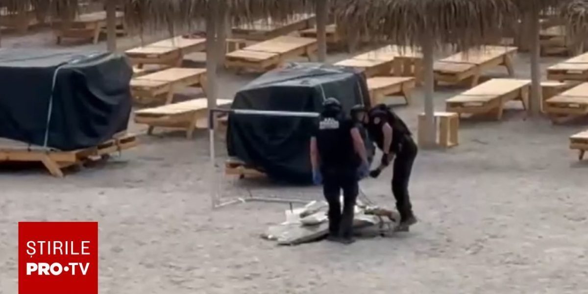 Drona cu explozibil, scoasă din mare de turiște înainte de geniști