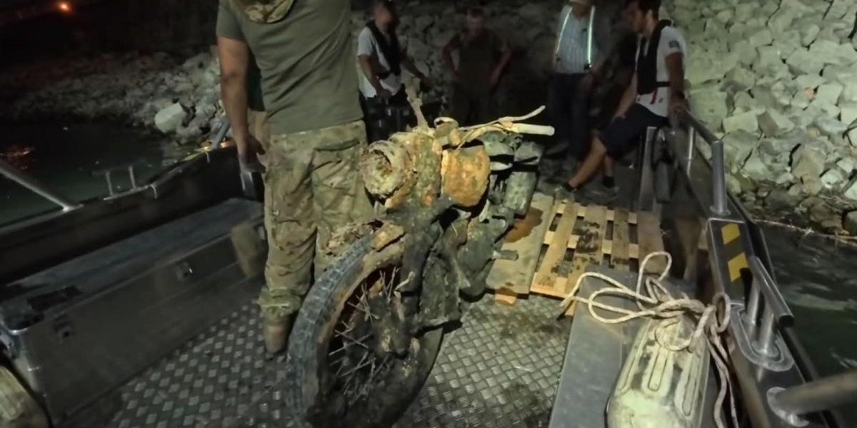 Dunărea a scos la iveală epavă militară lângă Parlamentul Ungariei