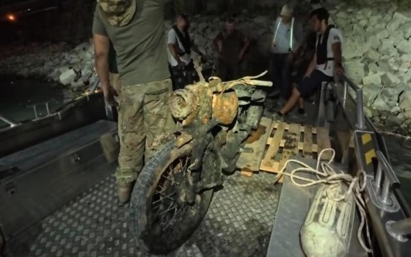 Dunărea a scos la iveală epavă militară lângă Parlamentul Ungariei