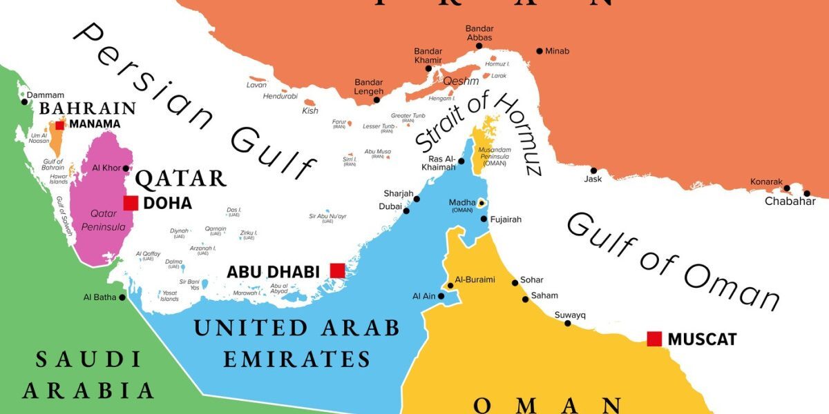 Trump: Suveranitate totală SUA în strâmtoarea Ormuz. Iranul, neputincios