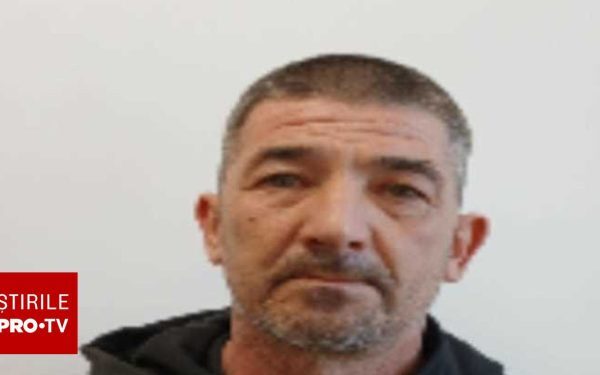 Evadare! Om cu brățară, căutat de poliție. Apelați la noi
