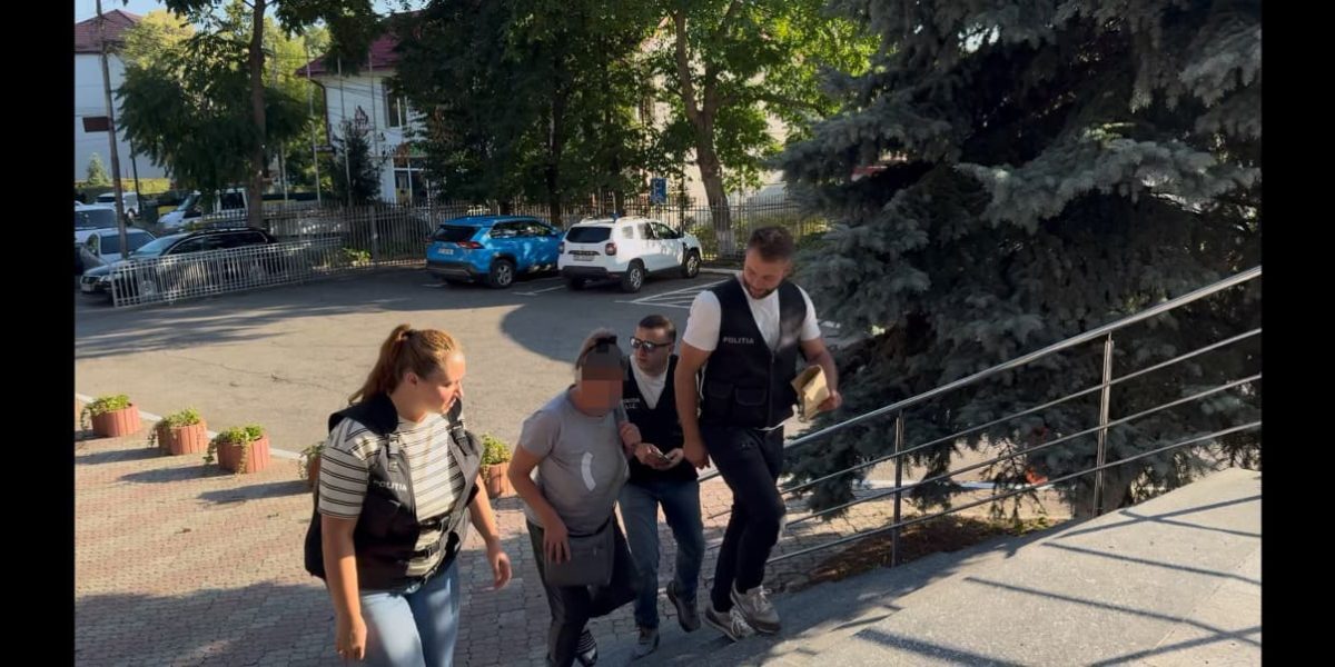 Bărbat dispărut găsit îngropat în curtea casei. Partenera, reținută