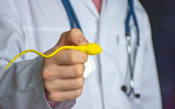 Laptopul, scaunul și nopțile pierdute: Pericol pentru fertilitatea bărbaților