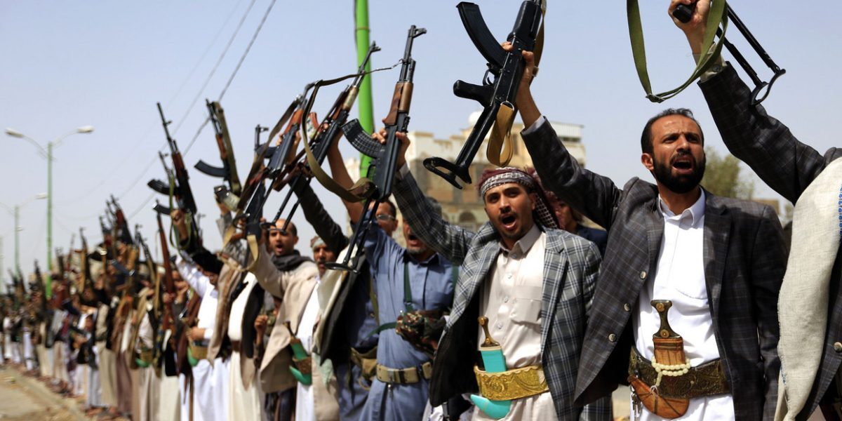 Houthi atac RĂZBOiul petrolului: Rafinărie Aramco lovită!